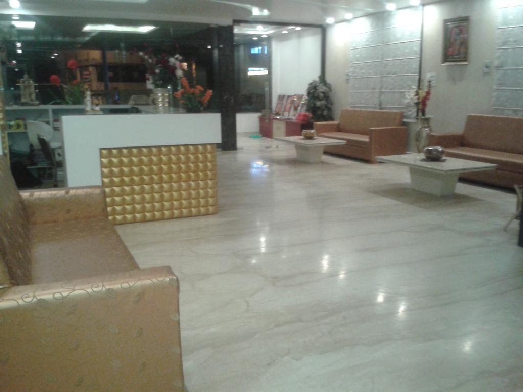 Hotel Krishna International Vrindāvan Eksteriør bilde
