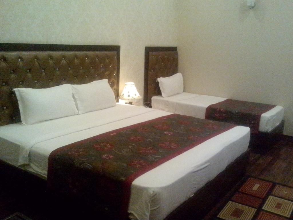 Hotel Krishna International Vrindāvan Rom bilde