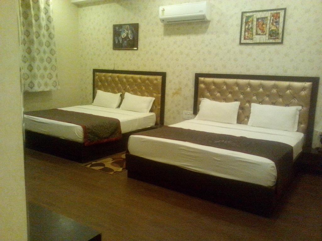 Hotel Krishna International Vrindāvan Rom bilde