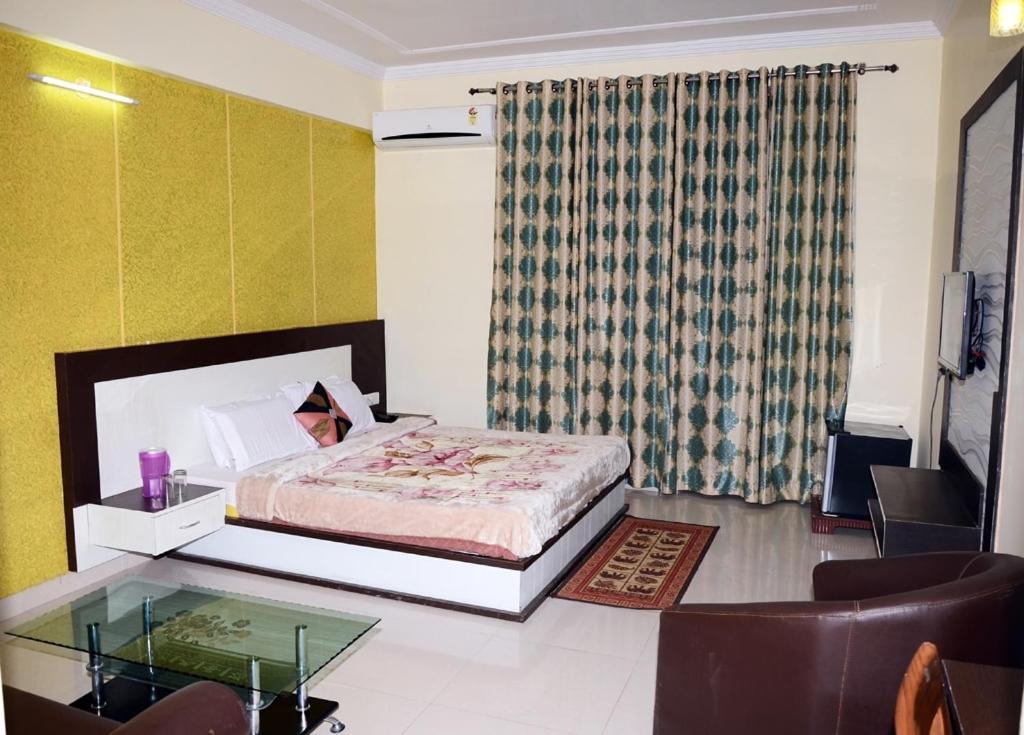 Hotel Krishna International Vrindāvan Eksteriør bilde