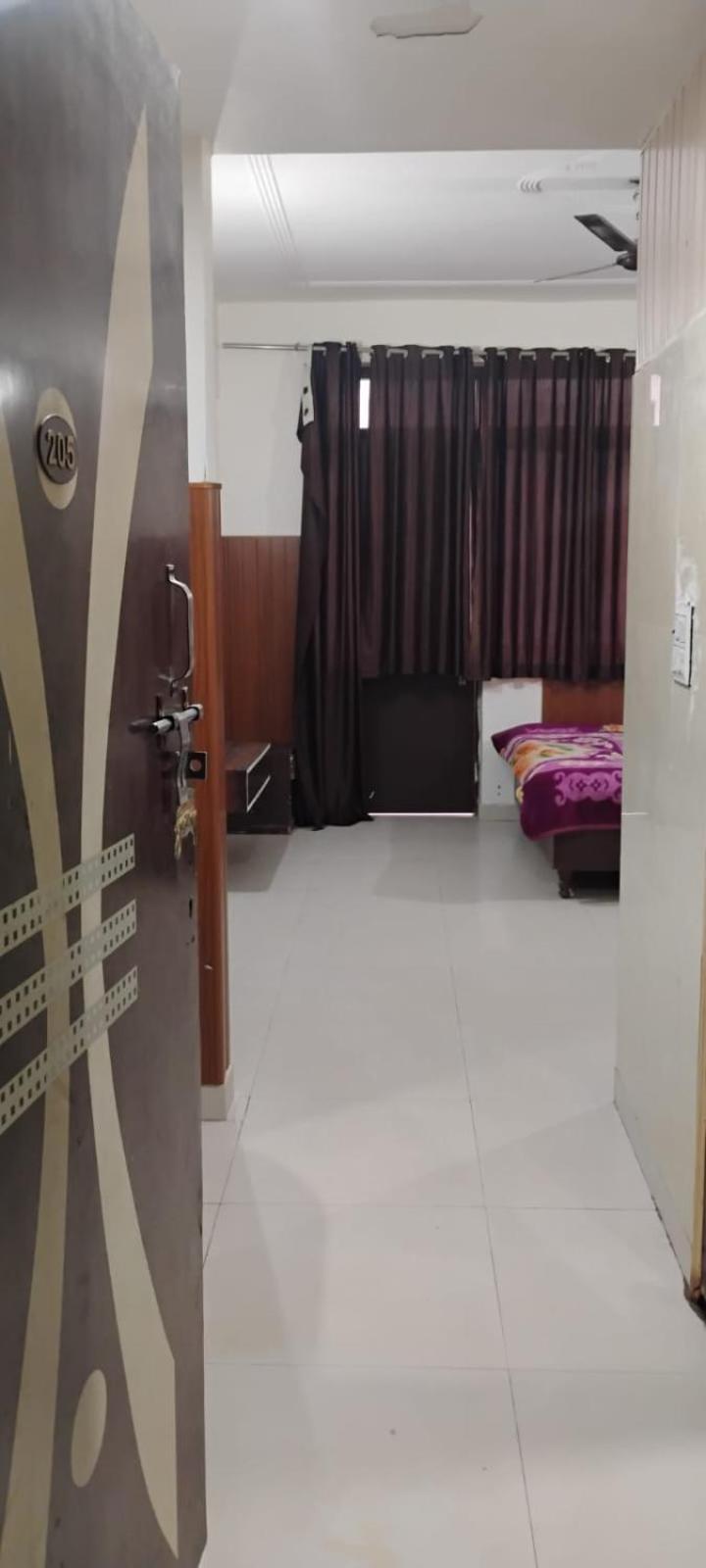 Hotel Krishna International Vrindāvan Eksteriør bilde